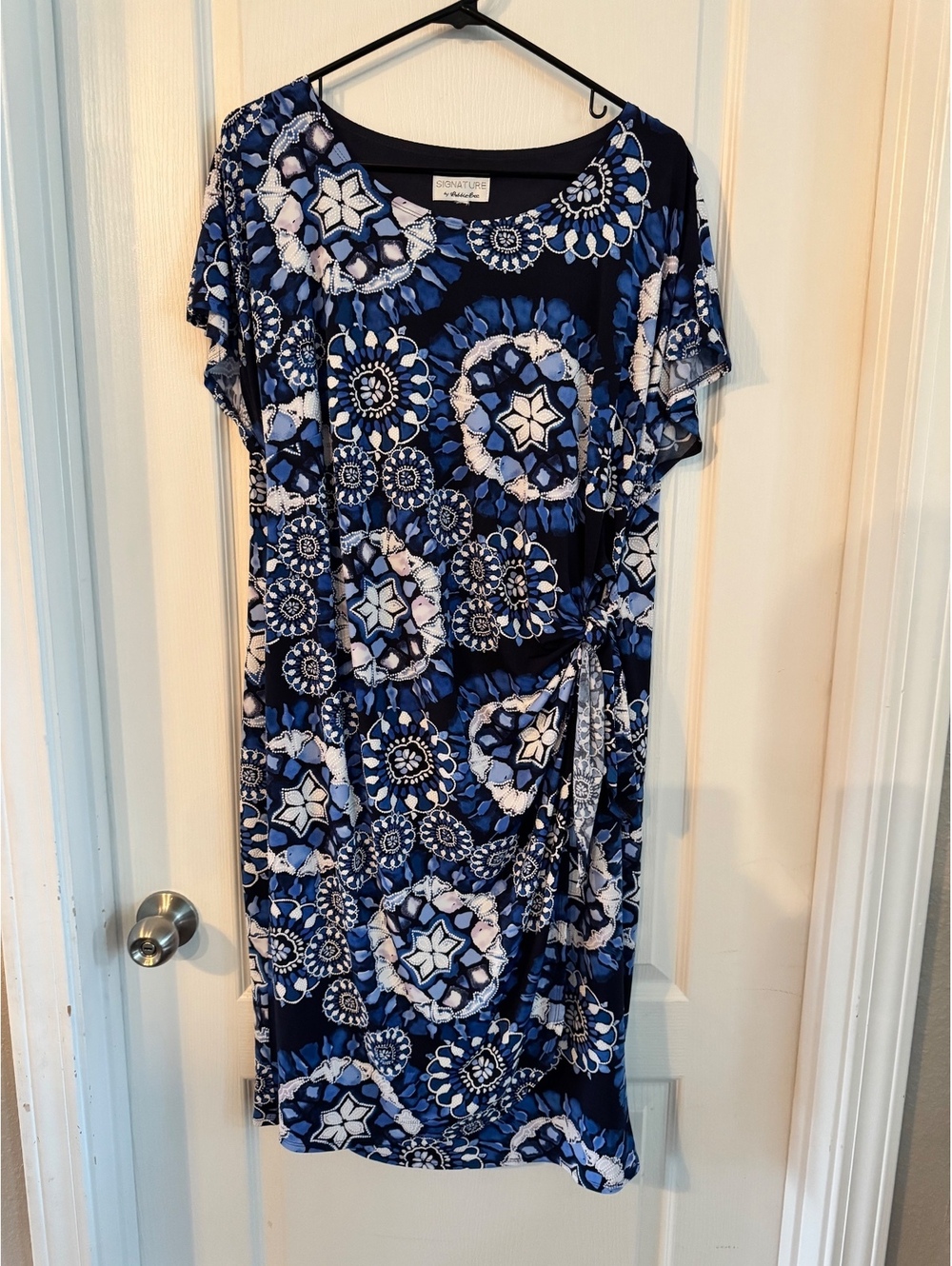 Signature by Robbie Bee Blue and White Floral Knee-Length Dress with Side Tie